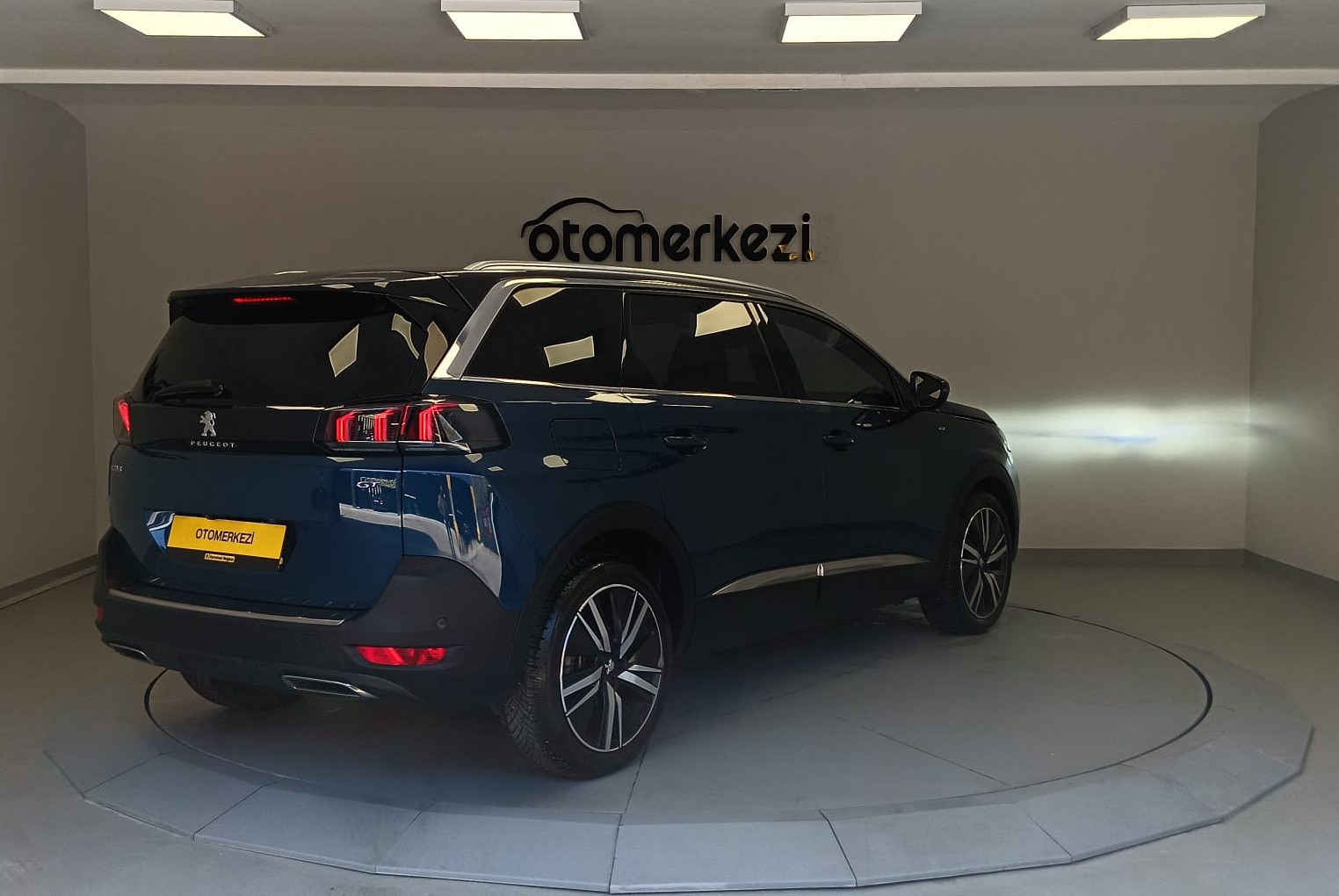 PEUGEOT 5008 15